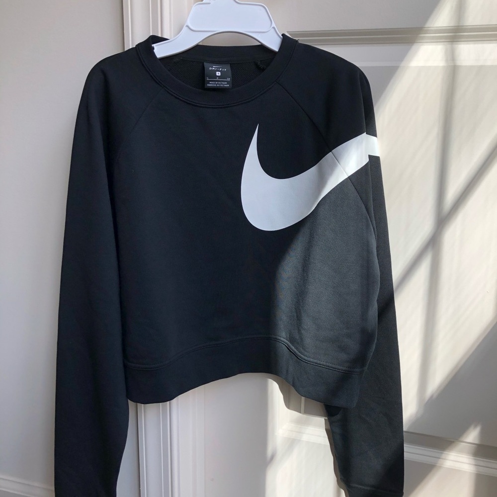 Black and white nike crop top